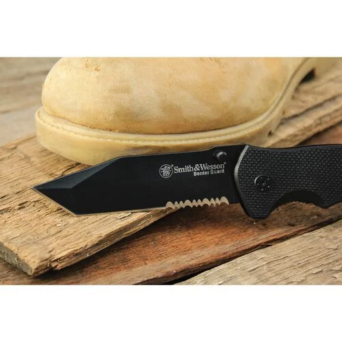 Smith & Wesson Border Guard Tanto Çakı